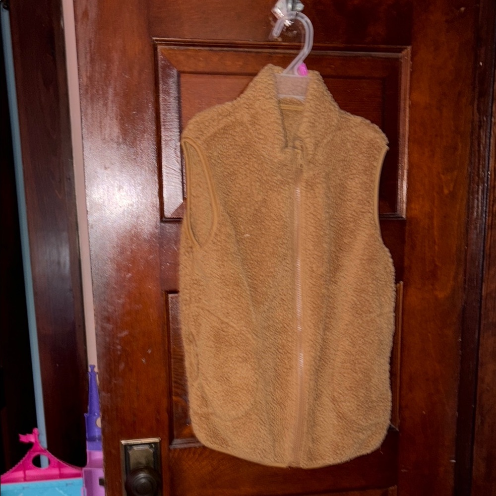 Girl Fuzzy Vest Size 6x